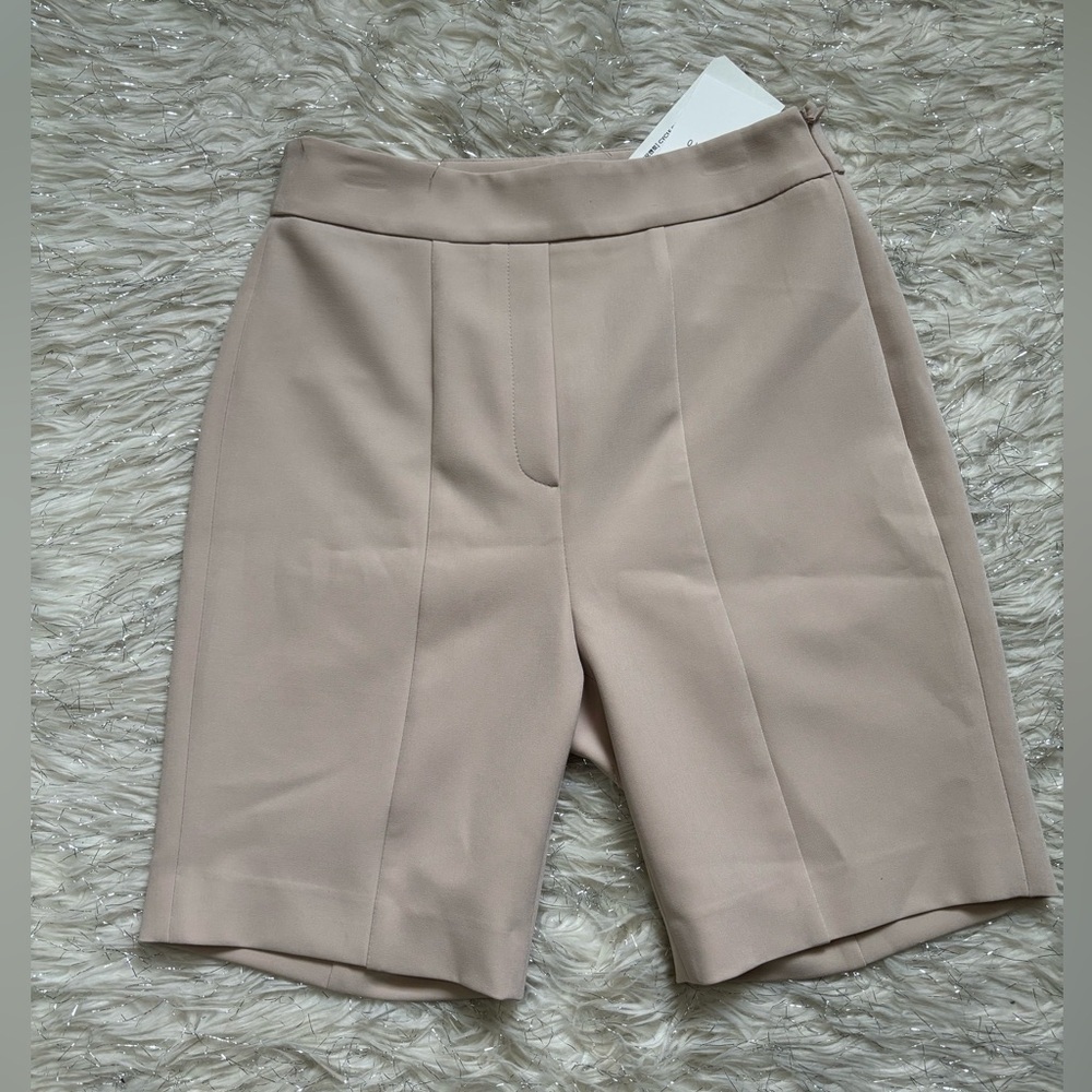 Amomento Beige Women’s High Waist  Shorts Size 0